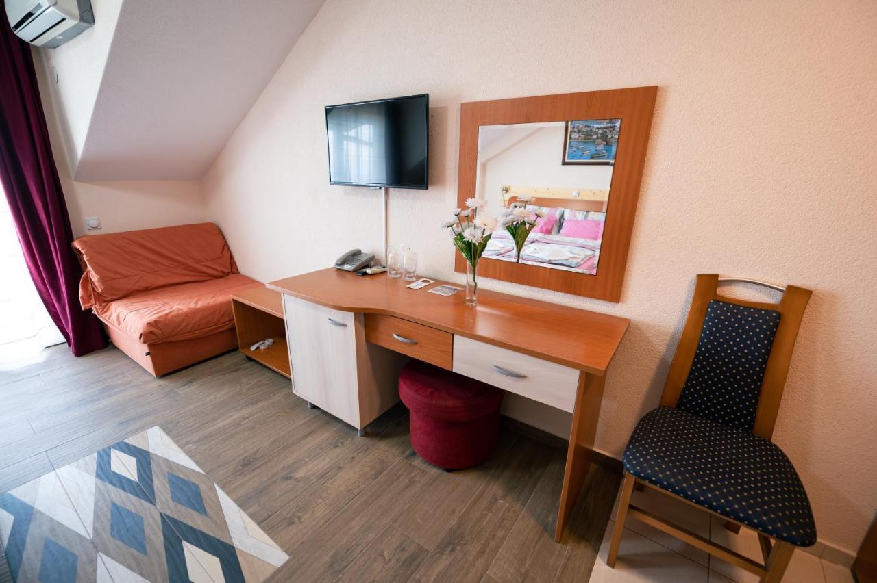 Hotel Holiday-M Ohrid Exterior foto