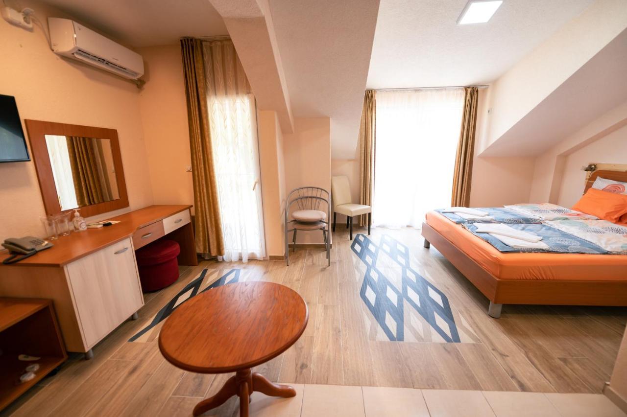 Hotel Holiday-M Ohrid Exterior foto