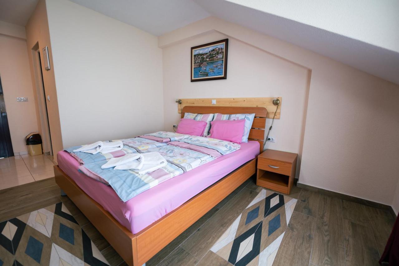 Hotel Holiday-M Ohrid Exterior foto
