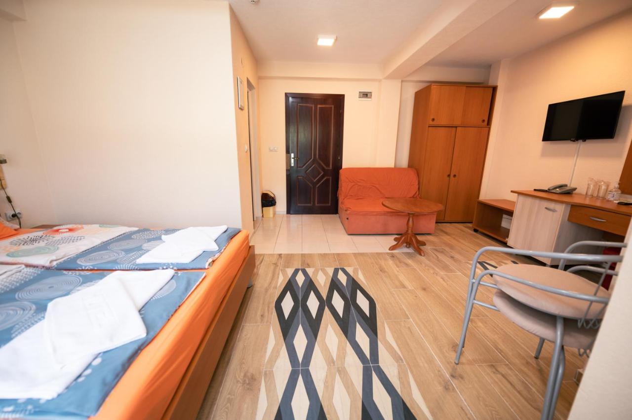 Hotel Holiday-M Ohrid Exterior foto