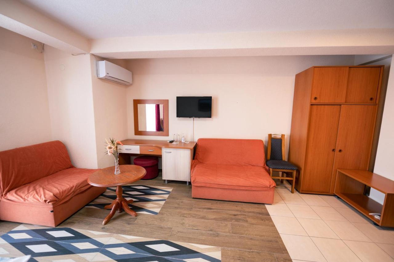 Hotel Holiday-M Ohrid Exterior foto